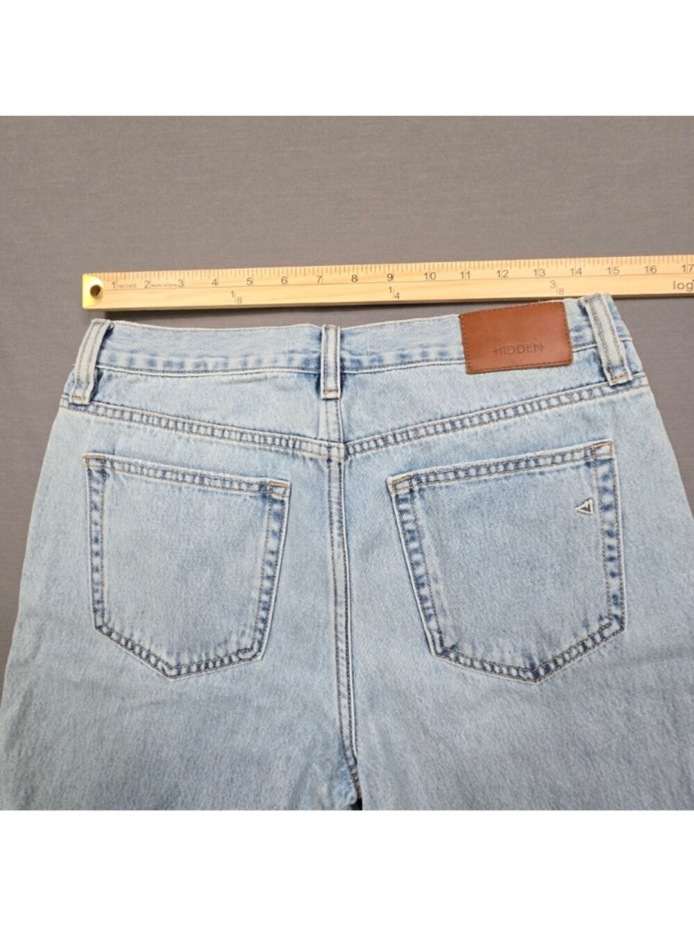 Hidden Los Angeles Jeans Size 26 Light Wash Distressed Denim Straight Leg - Picture 6 of 8